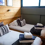 Arktic - Catered - Sleeps 14 Alpstuga