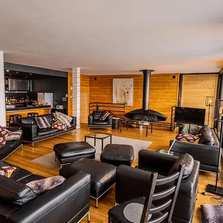 Arktic - Catered - Sleeps 14 Alpstuga *