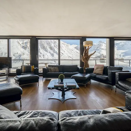 Arktic - Catered - Sleeps 14