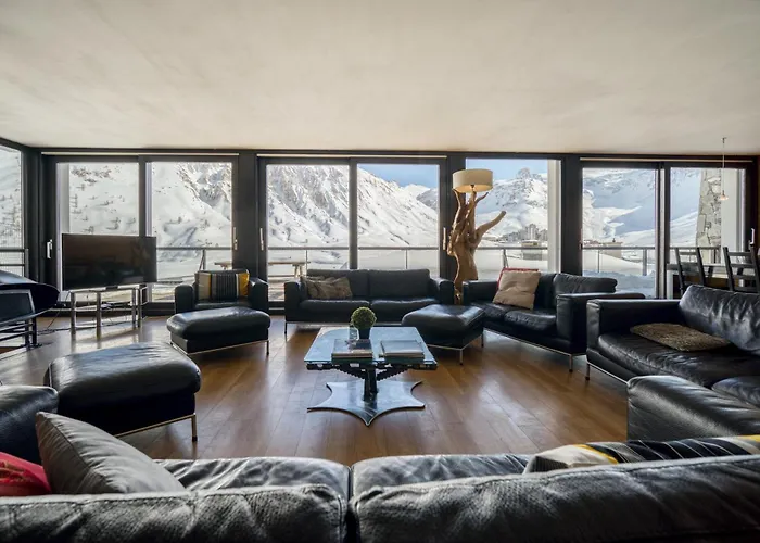 Arktic - Catered - Sleeps 14