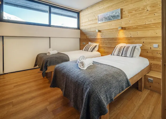 Arktic - Catered - Sleeps 14