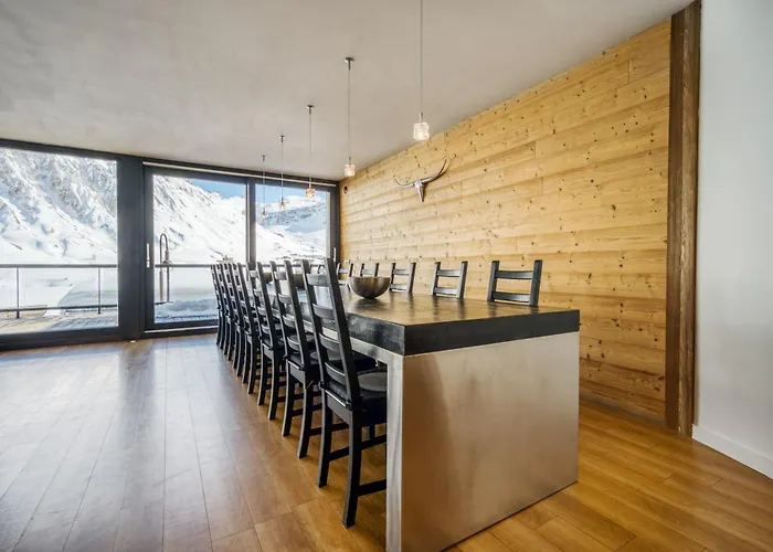 Arktic - Catered - Sleeps 14 Tignes