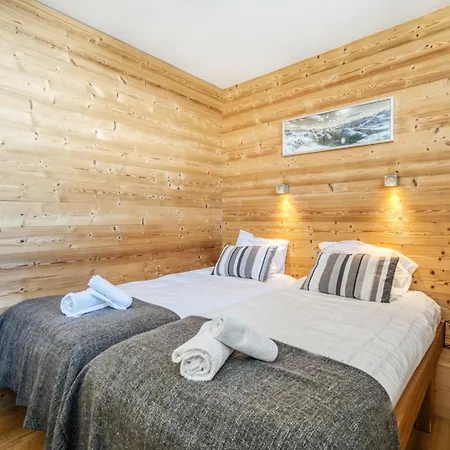 Arktic - Catered - Sleeps 14 Chalet Tignes