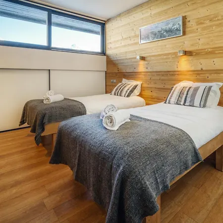 Arktic - Catered - Sleeps 14