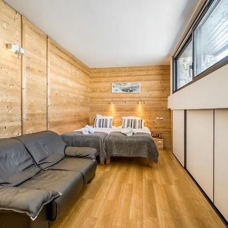 Chalet Arktic - Catered - Sleeps 14 *