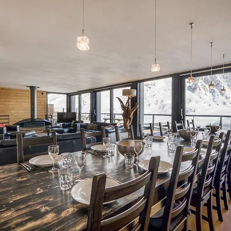 Arktic - Catered - Sleeps 14