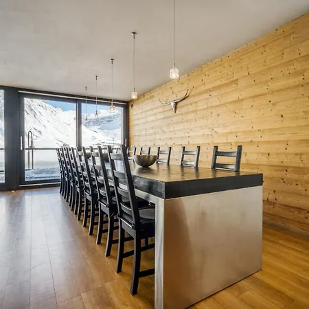Arktic - Catered - Sleeps 14 Tignes